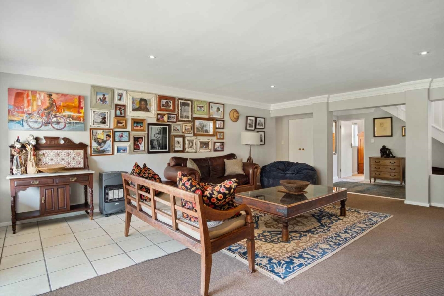 4 Bedroom Property for Sale in Oakhurst Estate Western Cape